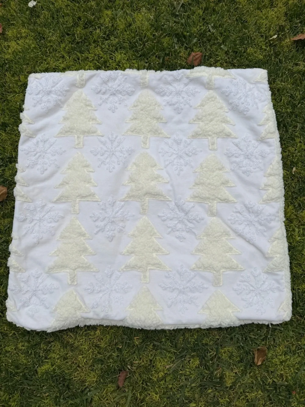 Pottery Barn Winter Tree Snowflake Sherpa Velvet Pillow Cover Cream 22x22
